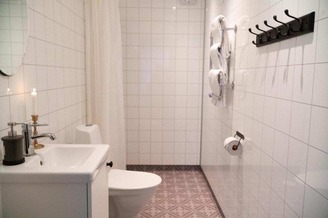 Anfasteroed Gardsvik - Badstugor Med Loft Ljungskile Eksteriør billede